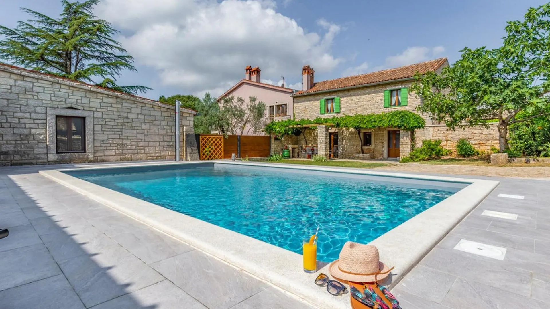 Villa Ivini In Brajkovici - Haus Fuer 5 Personen Канфанар